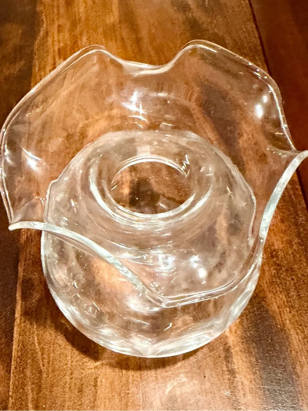 Gorgeous mouthblown Italian VIETRI Hibiscus Glass Clear Bud Vase 5.5”